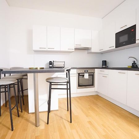 Exclusive 2-Bedroom Condo With Pool & Balcony Вена Экстерьер фото